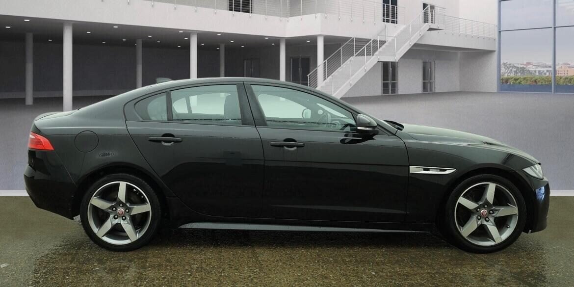 Used Jaguar XE 2017 for sale - 77490822: Photo 3