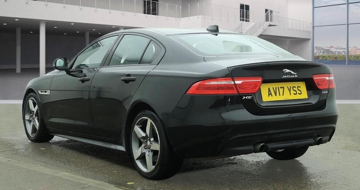 Used Jaguar XE 2017 for sale - 77490822: Photo 4