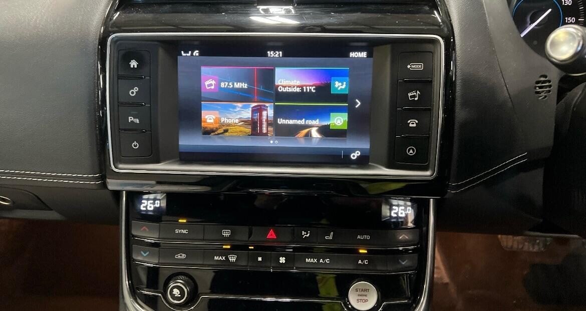 Used Jaguar XE 2017 for sale - 77490822: Photo 7