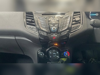 Used Ford Fiesta 2015 for sale - 77340667: Photo