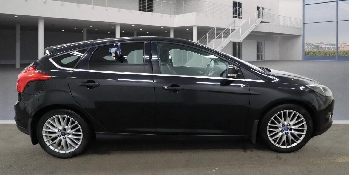 Used Ford Focus 2013 for sale - 76697469: Photo 3