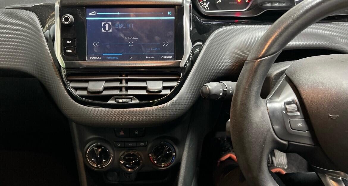 Used Peugeot 208 2018 for sale - 76707430: Photo 6