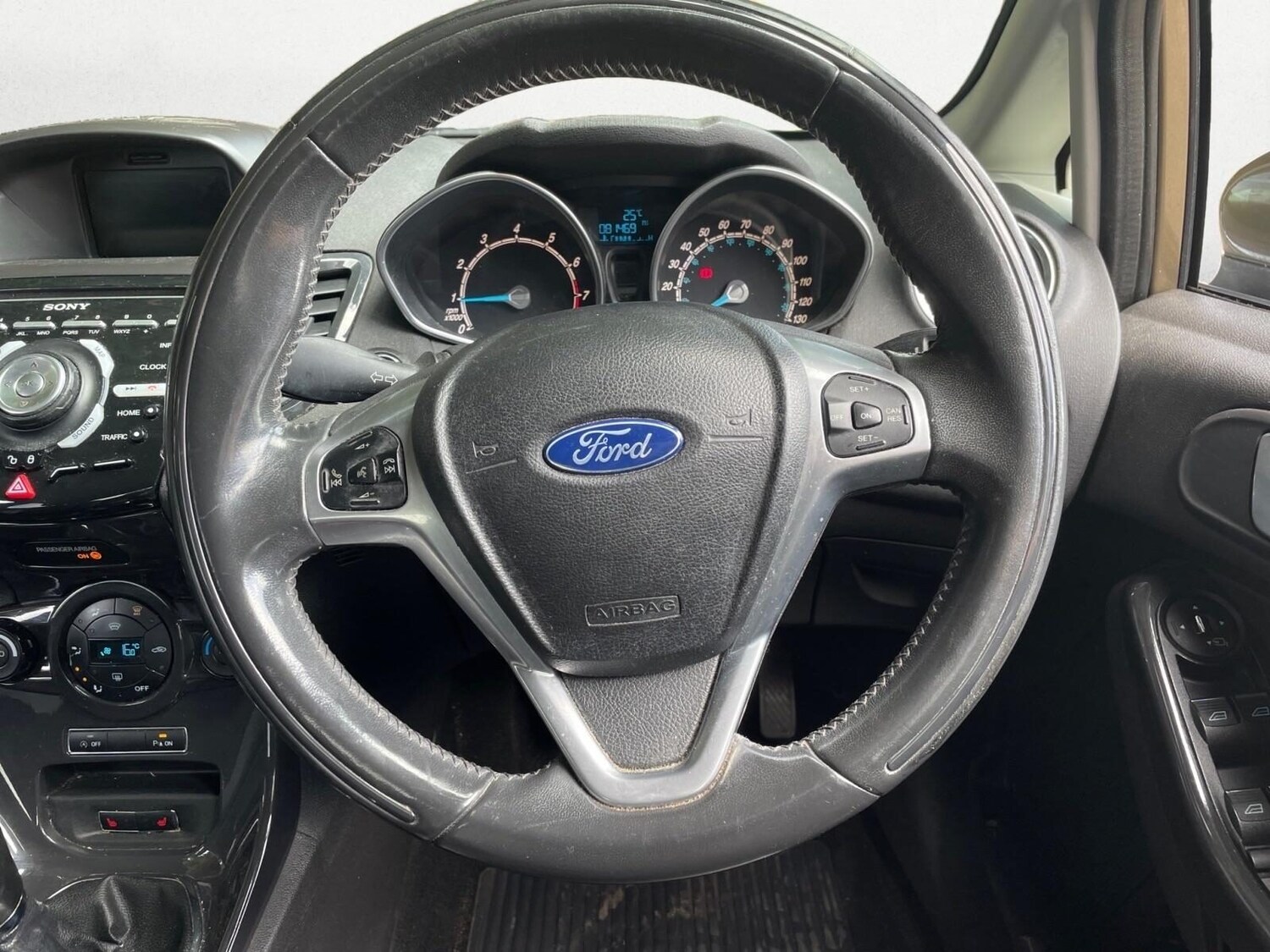 Used Ford Fiesta 2013 for sale - 76305019: Photo 16