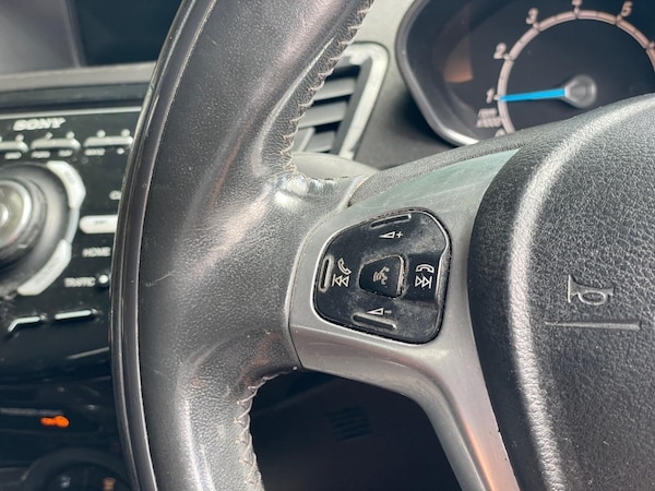 Used Ford Fiesta 2013 for sale - 76305019: Photo 22