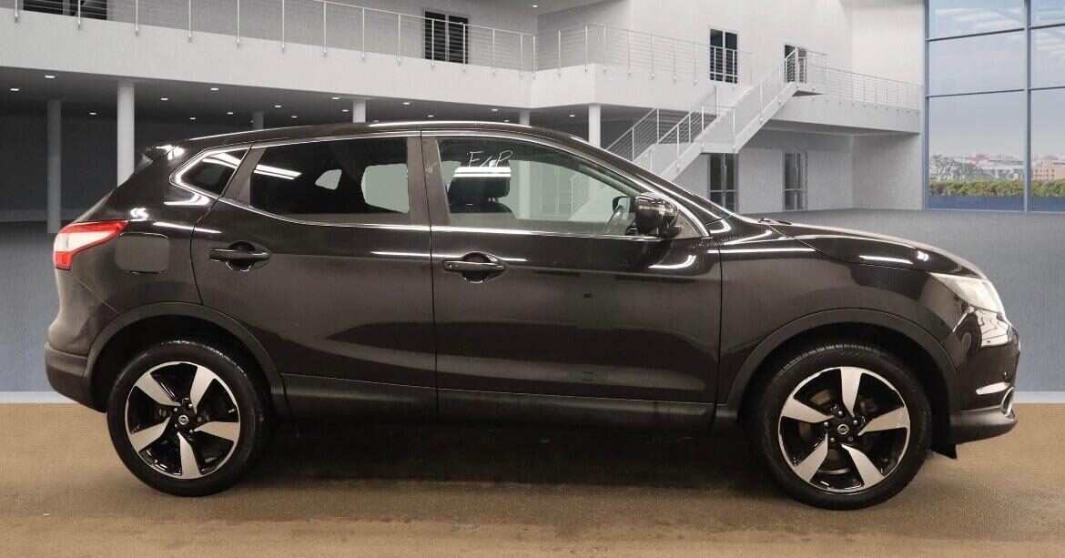 Used Nissan Qashqai 2015 for sale - 77135825: Photo 3