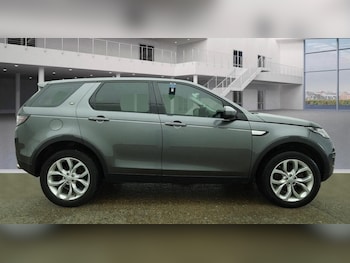 Used Land Rover Discovery Sport 2016 for sale - 77742667: Photo