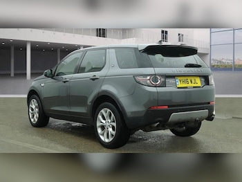 Used Land Rover Discovery Sport 2016 for sale - 77742667: Photo
