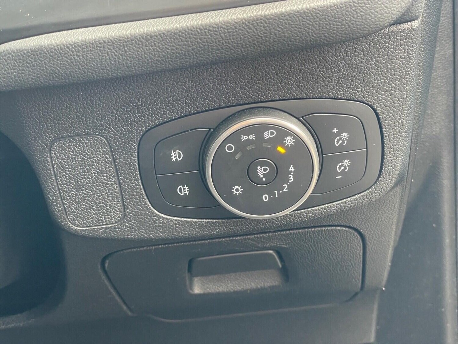 Used Ford Focus 2018 for sale - 75663108: Photo 31