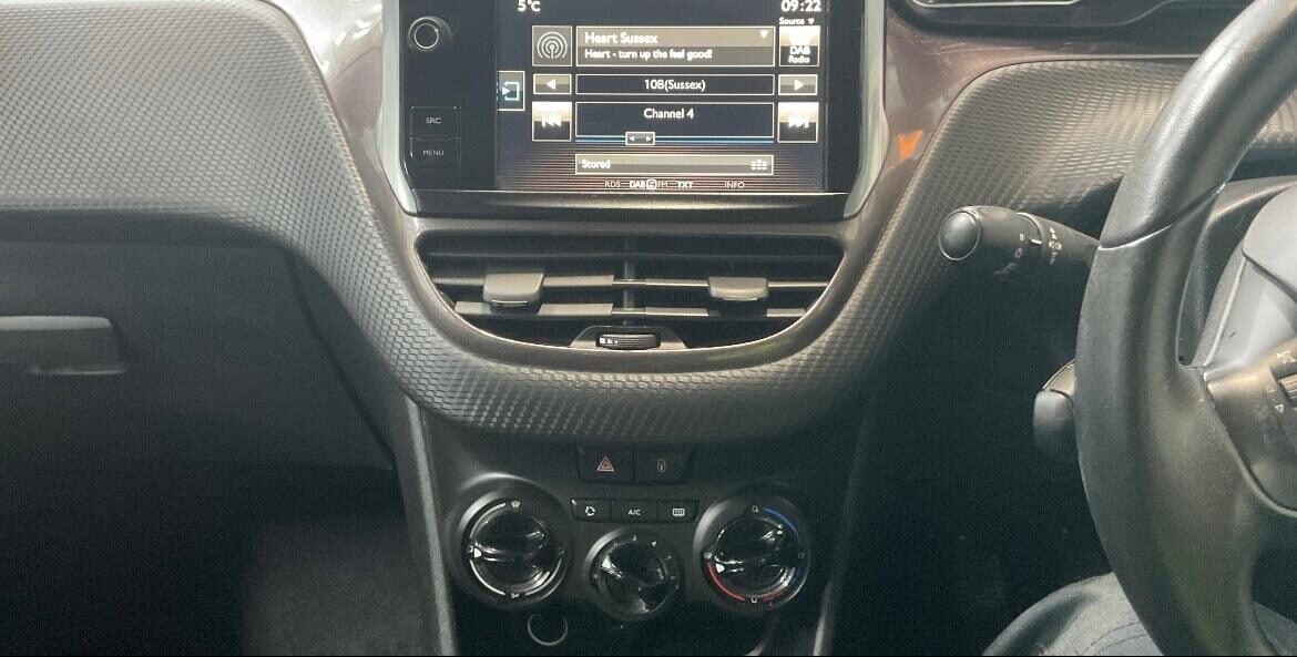 Used Peugeot 2008 2014 for sale - 76594895: Photo 6