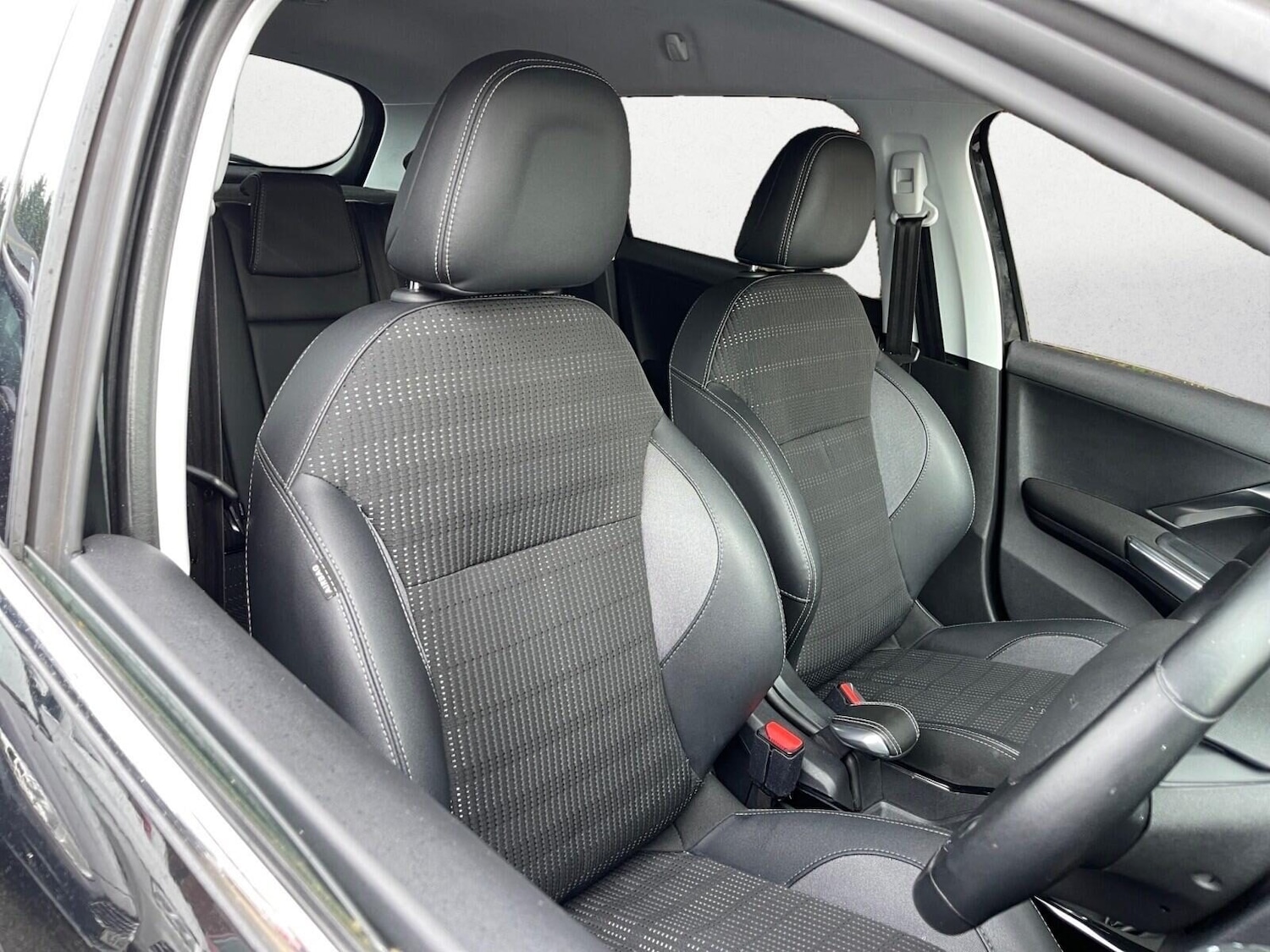 Used Peugeot 2008 2018 for sale - 75952200: Photo 15