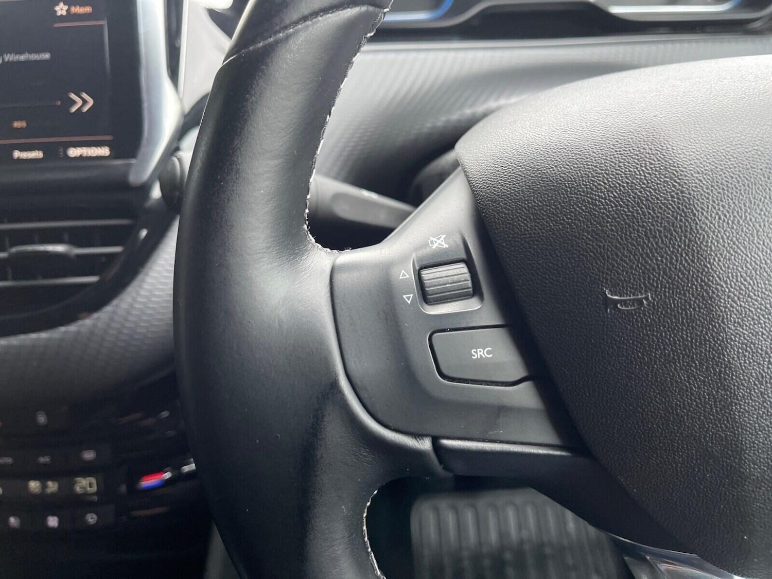 Used Peugeot 2008 2018 for sale - 75952200: Photo 22