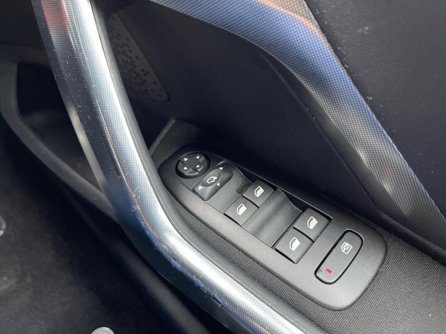 Used Peugeot 2008 2018 for sale - 75952200: Photo 24