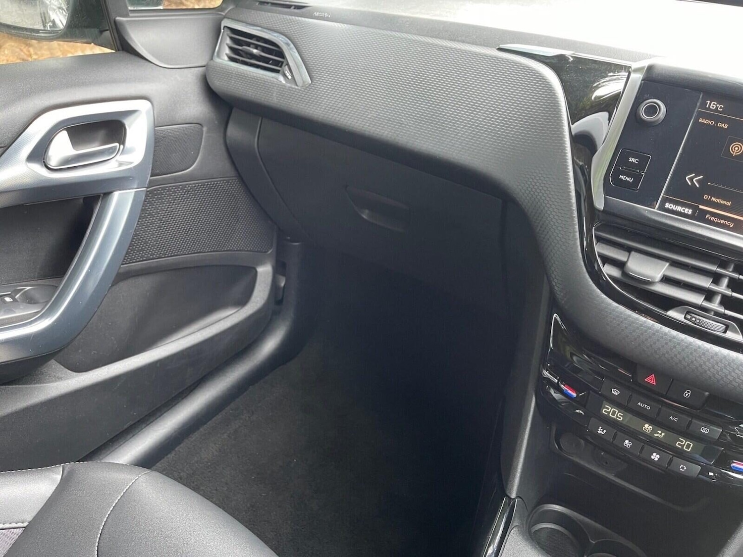 Used Peugeot 2008 2018 for sale - 75952200: Photo 29