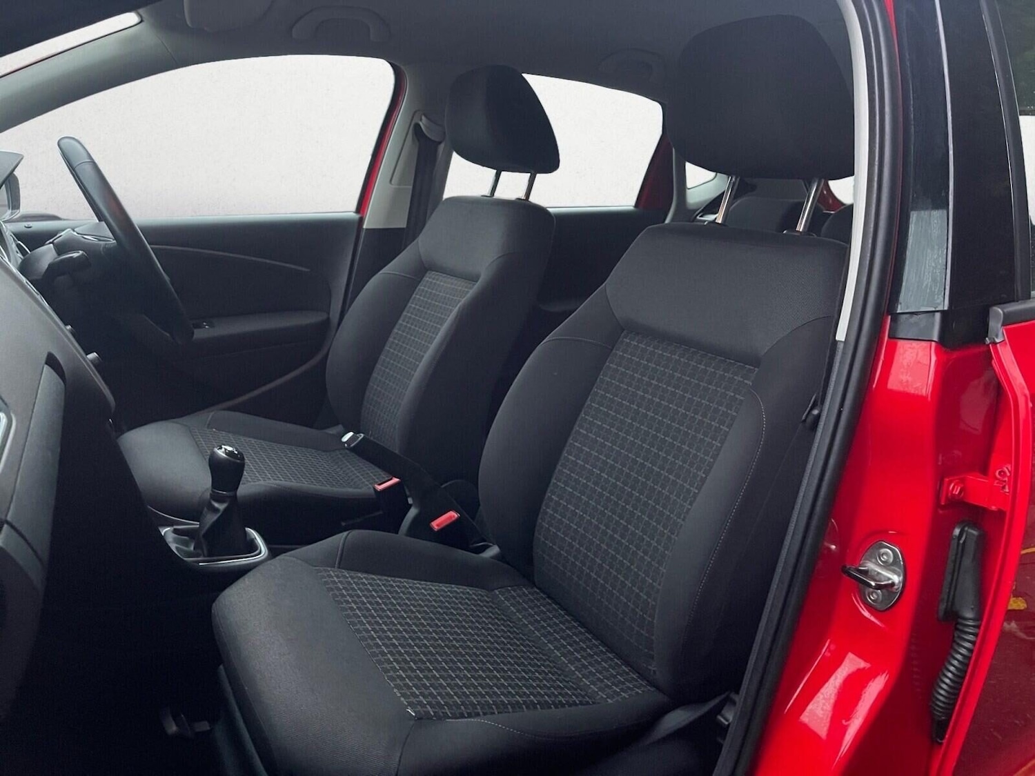 Used Volkswagen Polo 2015 for sale - 77196550: Photo 10