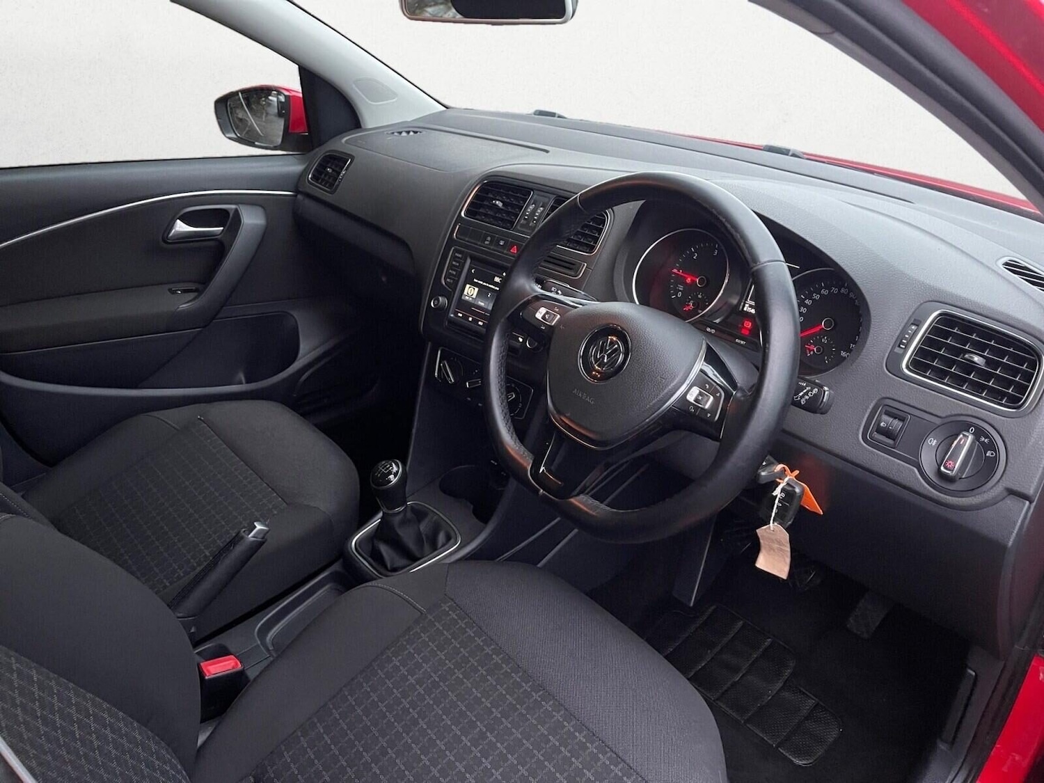 Used Volkswagen Polo 2015 for sale - 77196550: Photo 11