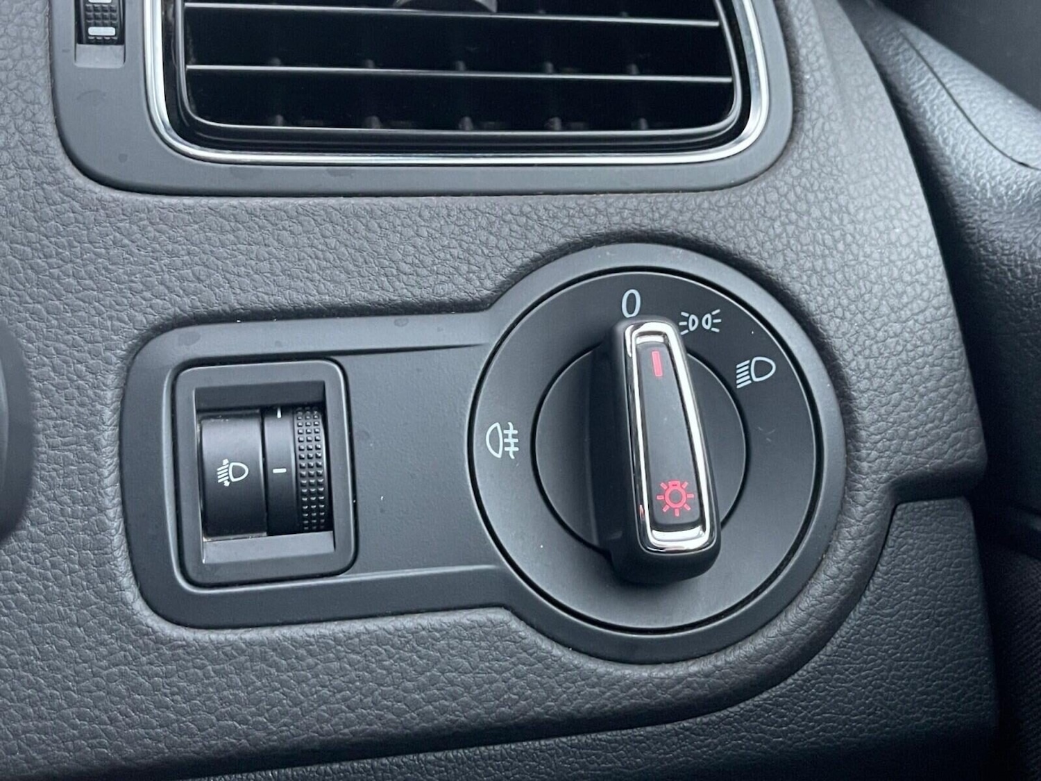 Used Volkswagen Polo 2015 for sale - 77196550: Photo 22