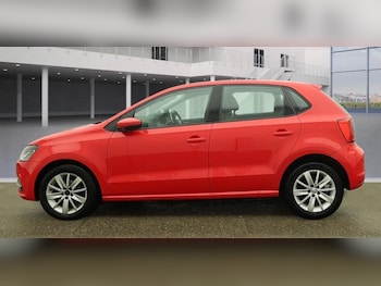 Used Volkswagen Polo 2015 for sale - 77196550: Photo
