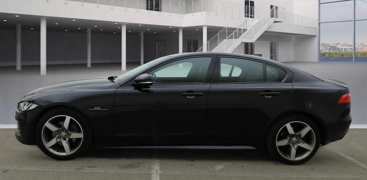 Used Jaguar XE 2016 for sale - 77474673: Photo 3