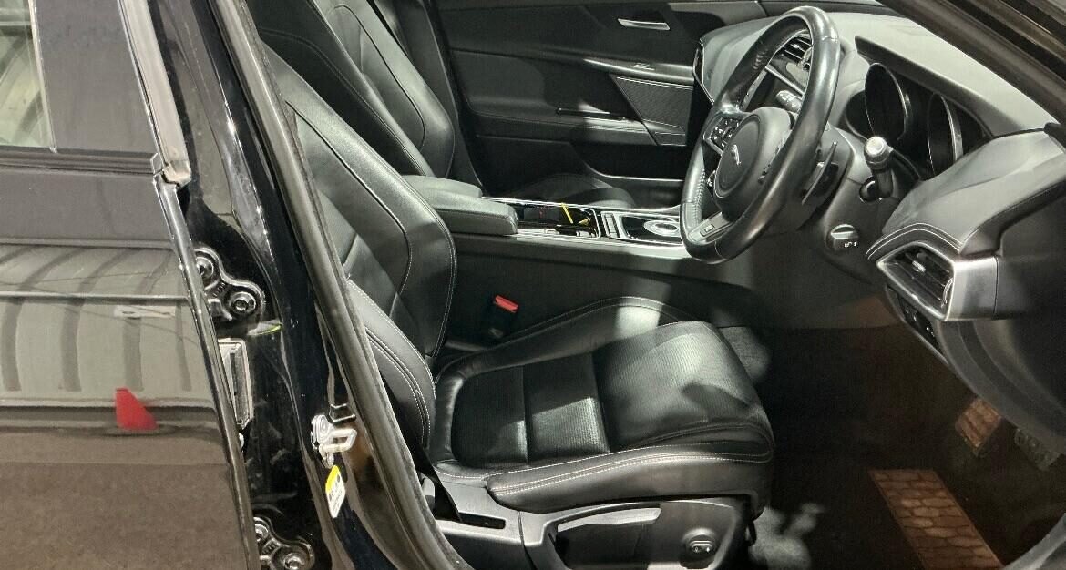 Used Jaguar XE 2016 for sale - 77474673: Photo 7