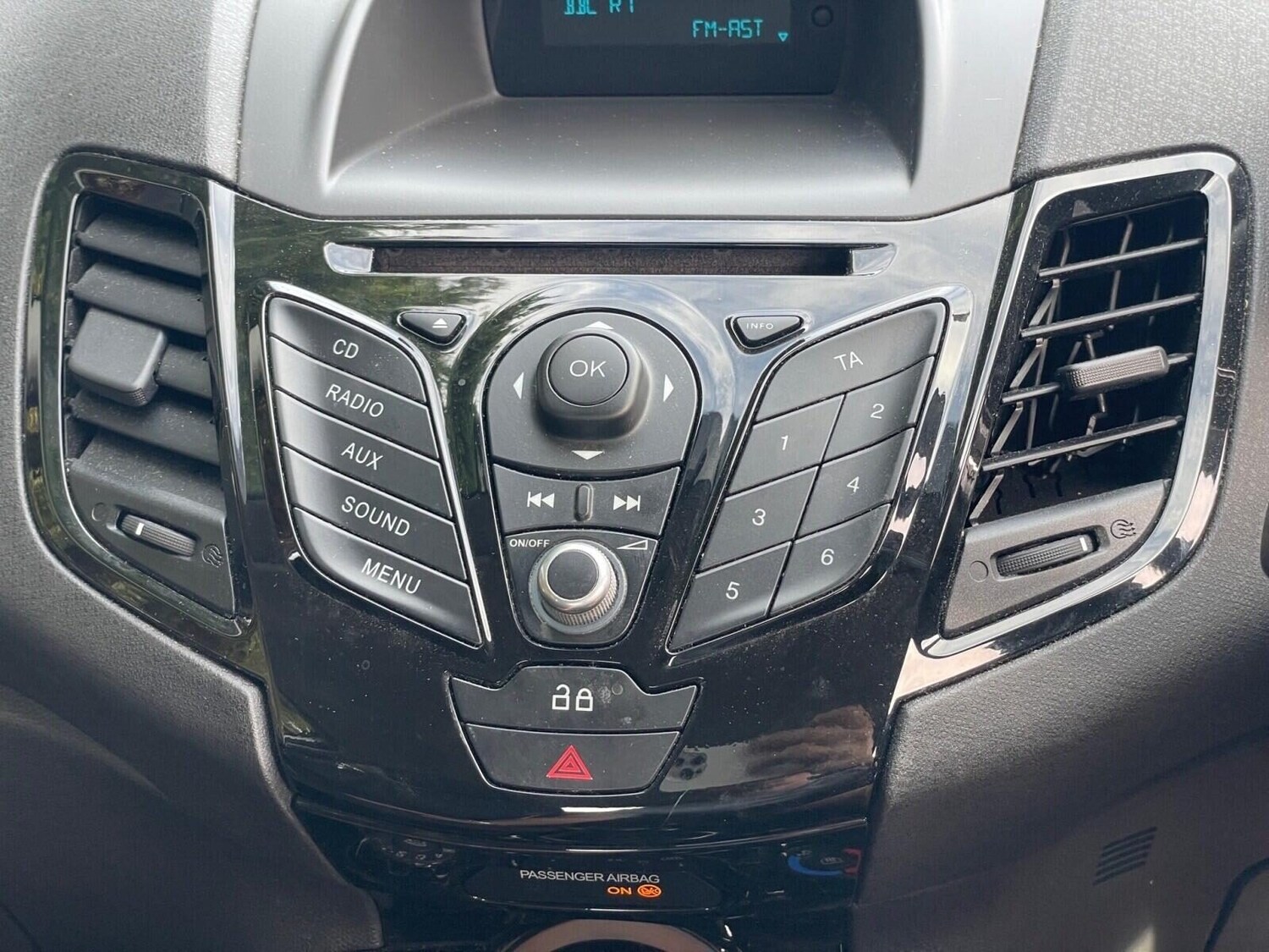 Used Ford Fiesta 2013 for sale - 75661770: Photo 24