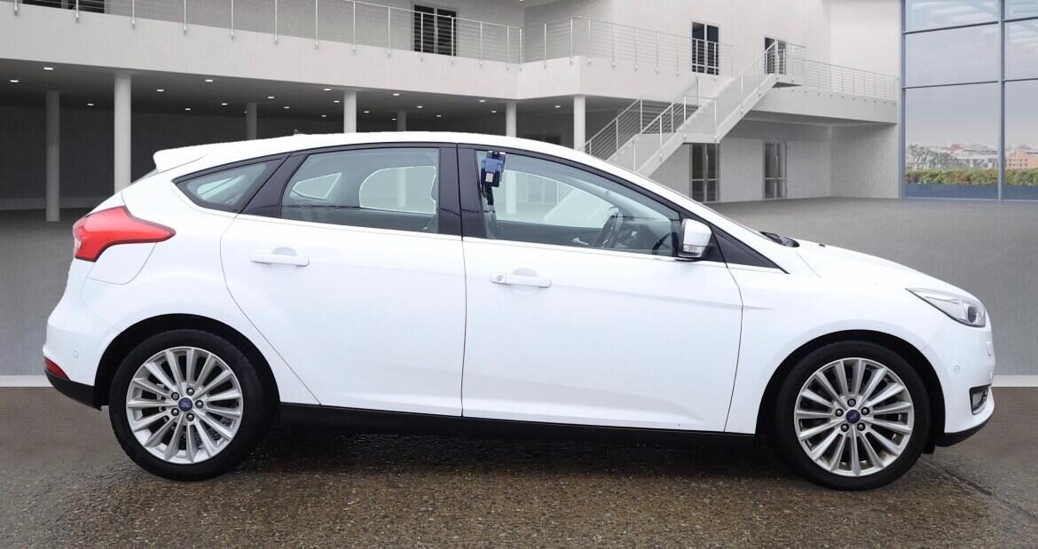 Used Ford Focus 2015 for sale - 76581296: Photo 3
