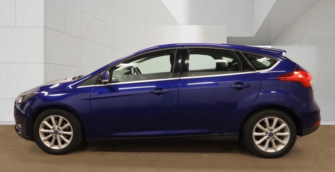 Used Ford Focus 2015 for sale - 78066245: Photo 3