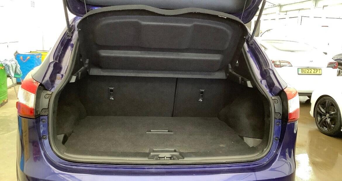 Used Nissan Qashqai 2015 for sale - 77850555: Photo 10