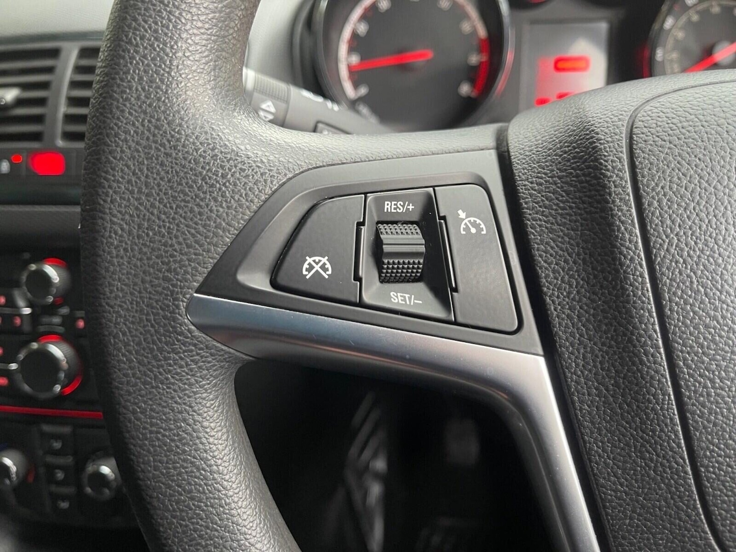 Used Vauxhall Meriva 2014 for sale - 76594899: Photo 22