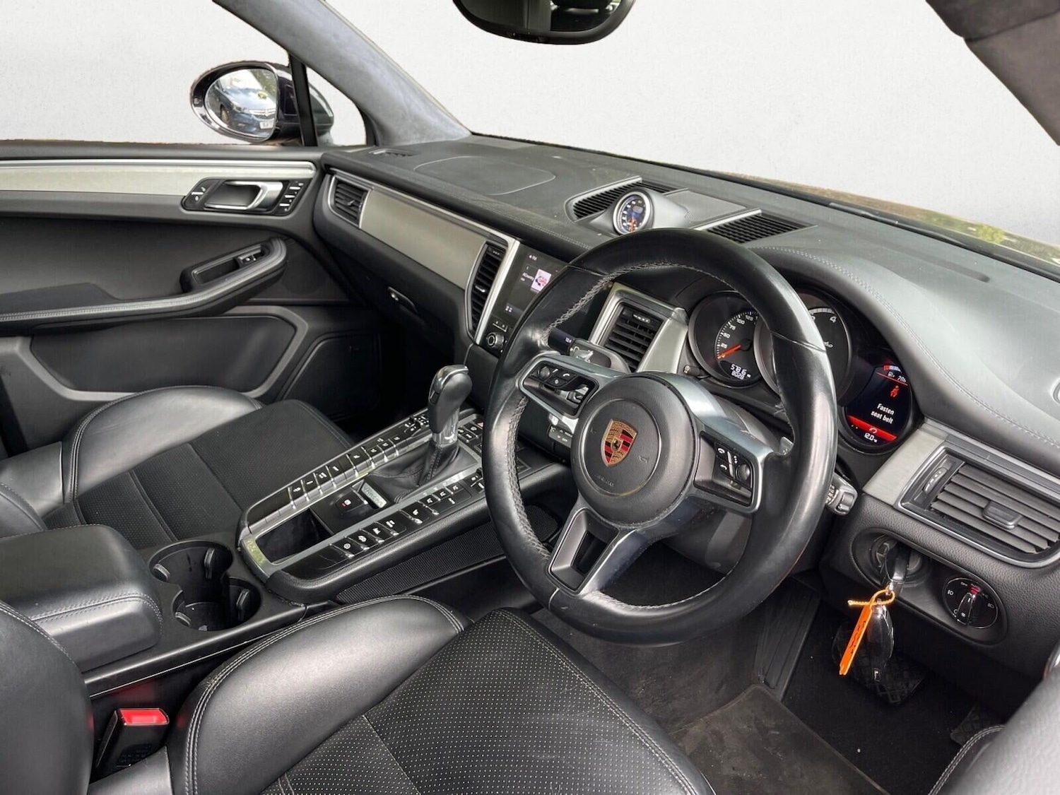 Used Porsche Macan 2018 for sale - 76211451: Photo 11