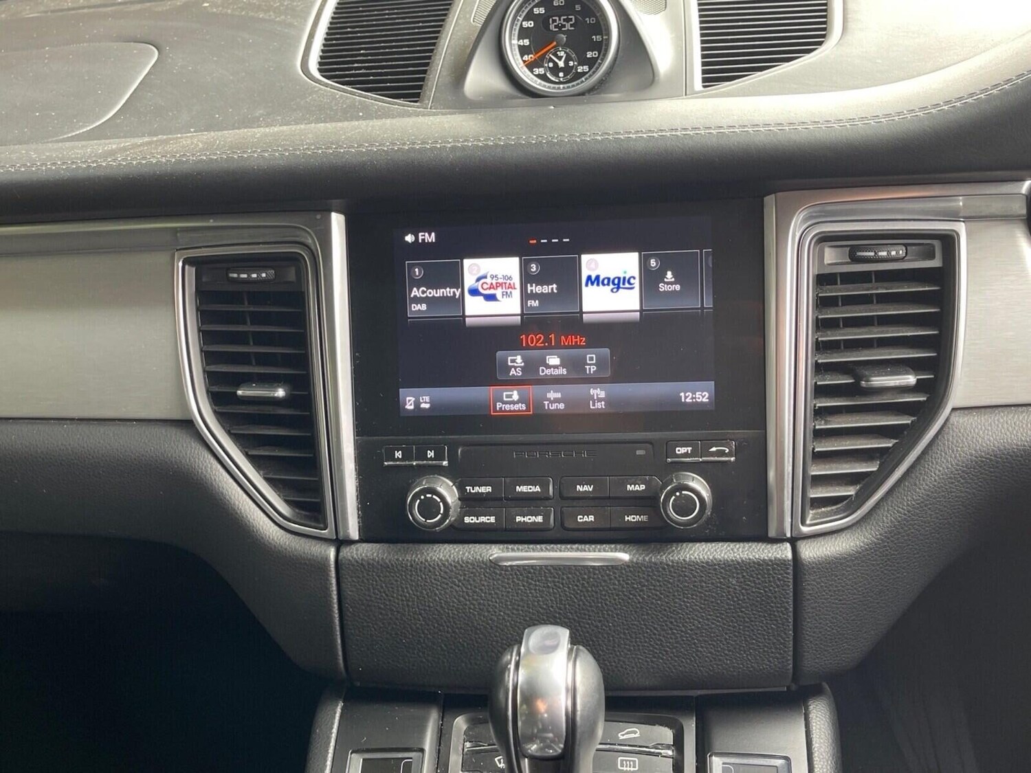 Used Porsche Macan 2018 for sale - 76211451: Photo 21