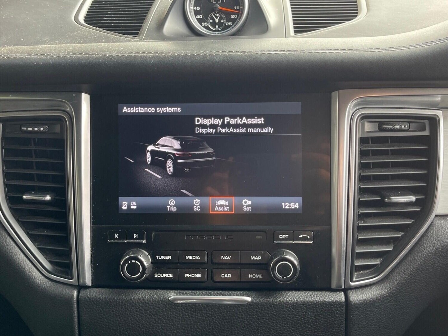 Used Porsche Macan 2018 for sale - 76211451: Photo 28