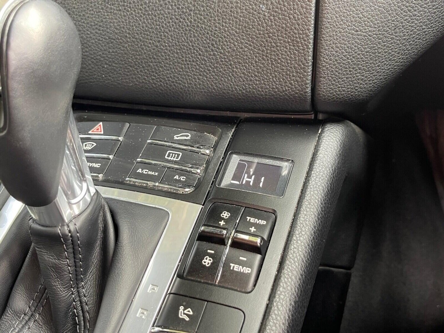 Used Porsche Macan 2018 for sale - 76211451: Photo 37