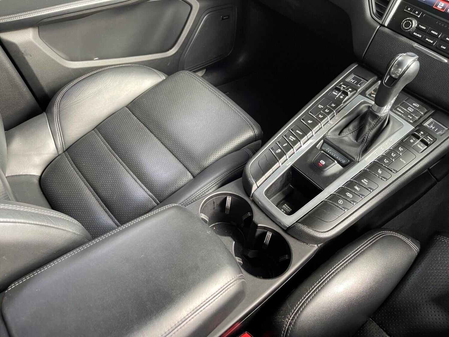 Used Porsche Macan 2018 for sale - 76211451: Photo 41