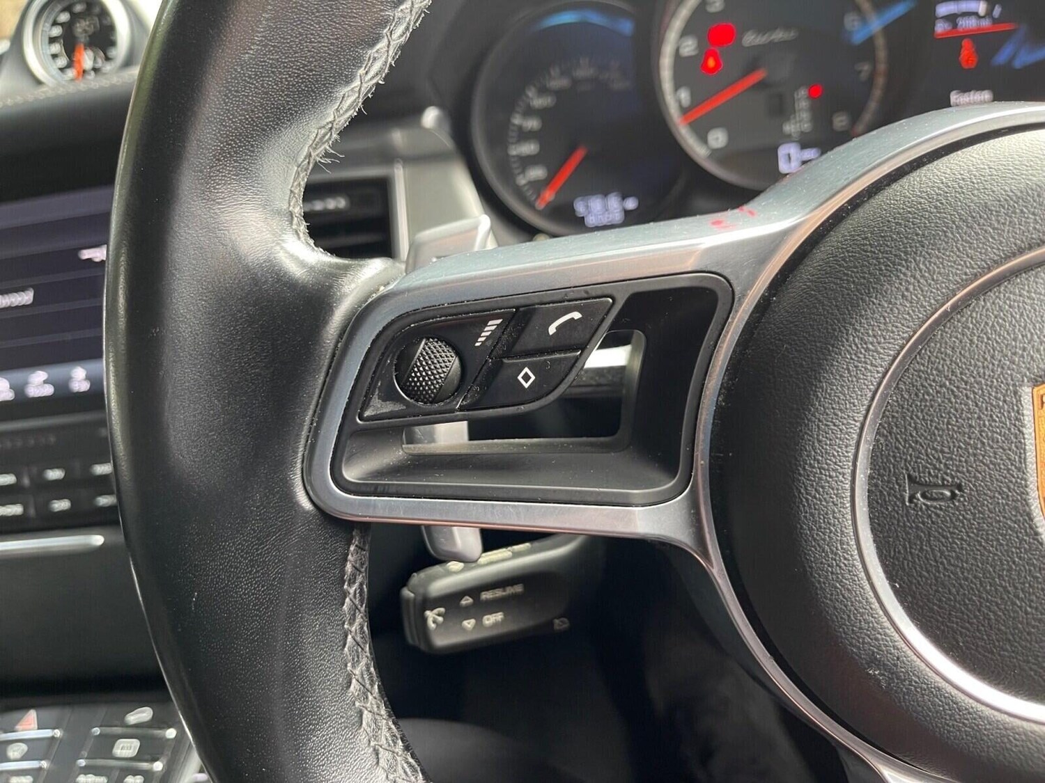 Used Porsche Macan 2018 for sale - 76211451: Photo 42