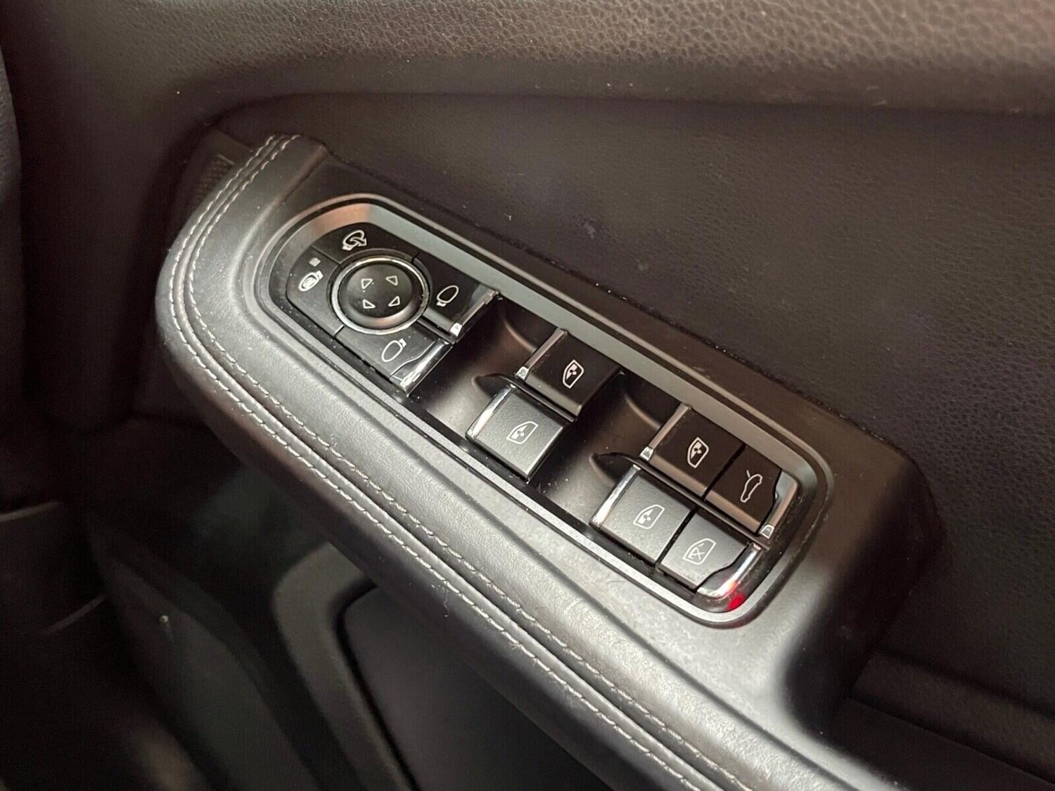 Used Porsche Macan 2018 for sale - 76211451: Photo 44