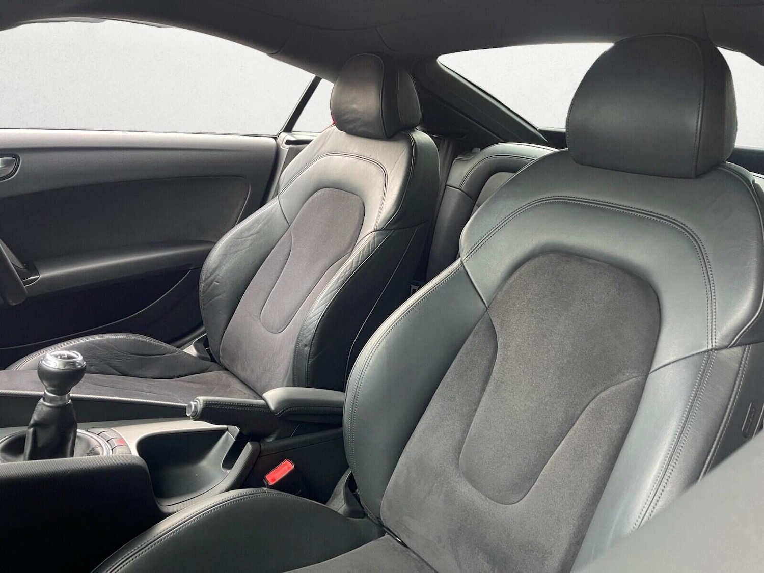 Used Audi TT 2010 for sale - 76831877: Photo 12