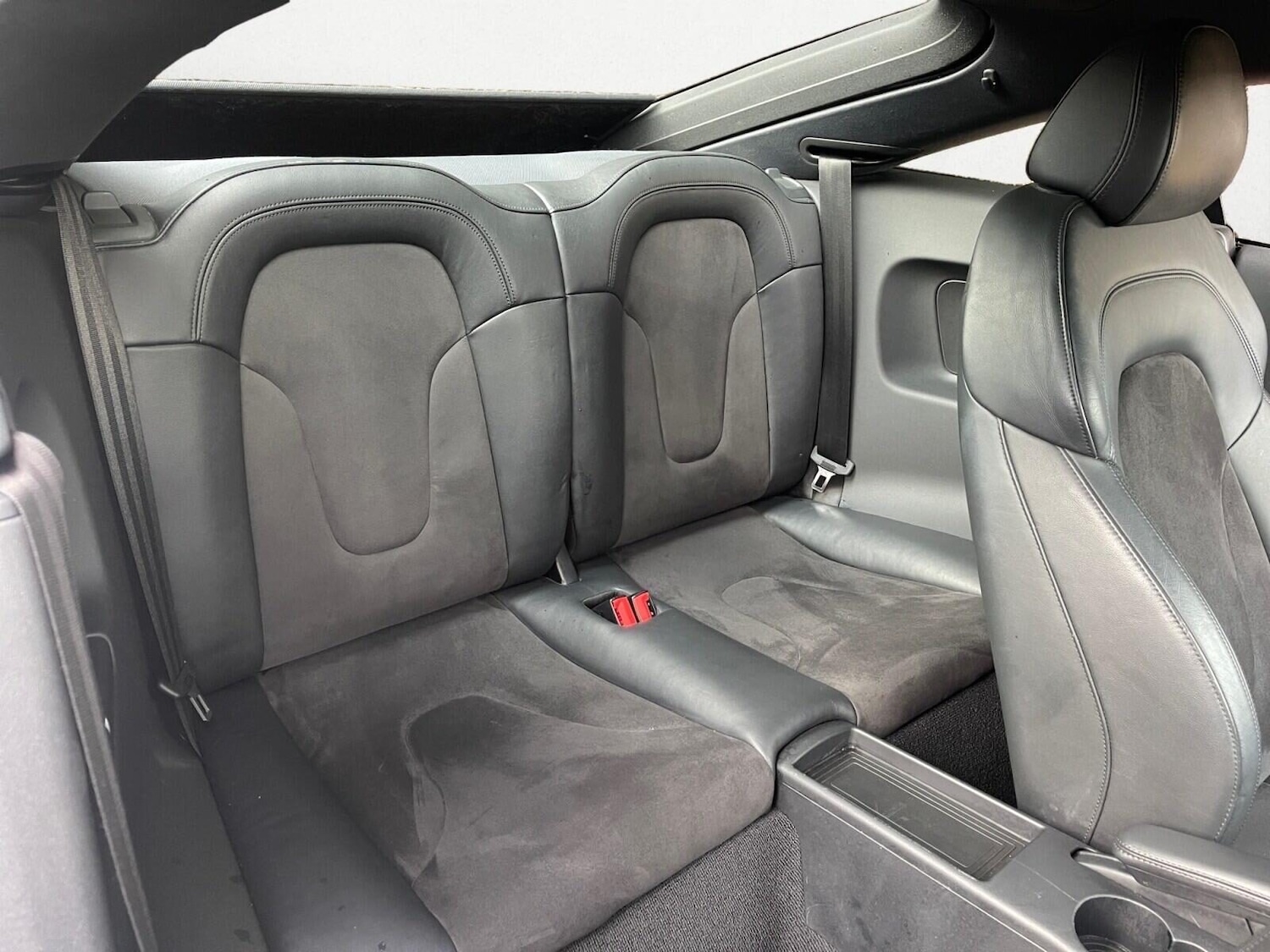 Used Audi TT 2010 for sale - 76831877: Photo 14