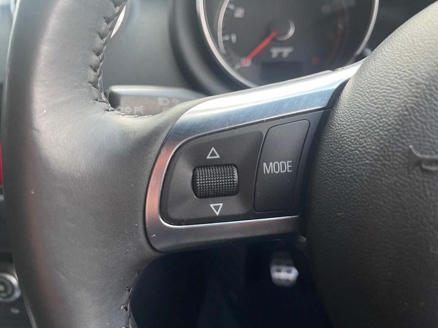 Used Audi TT 2010 for sale - 76831877: Photo 27