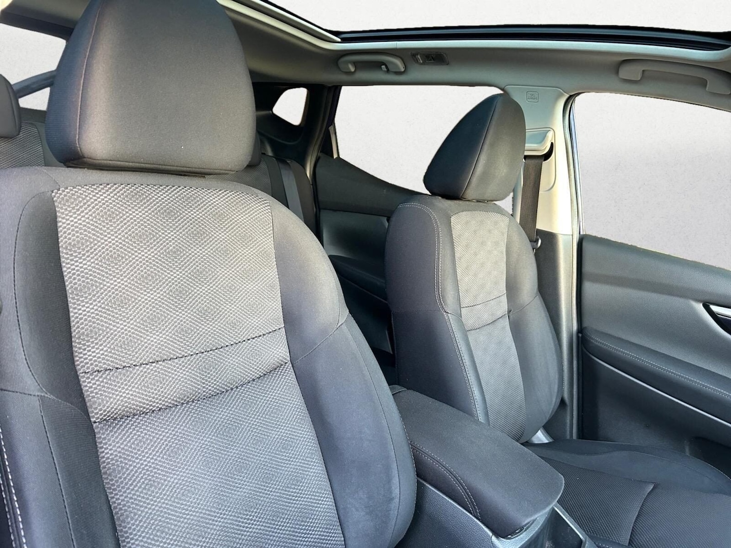 Used Nissan Qashqai 2014 for sale - 76541387: Photo 14