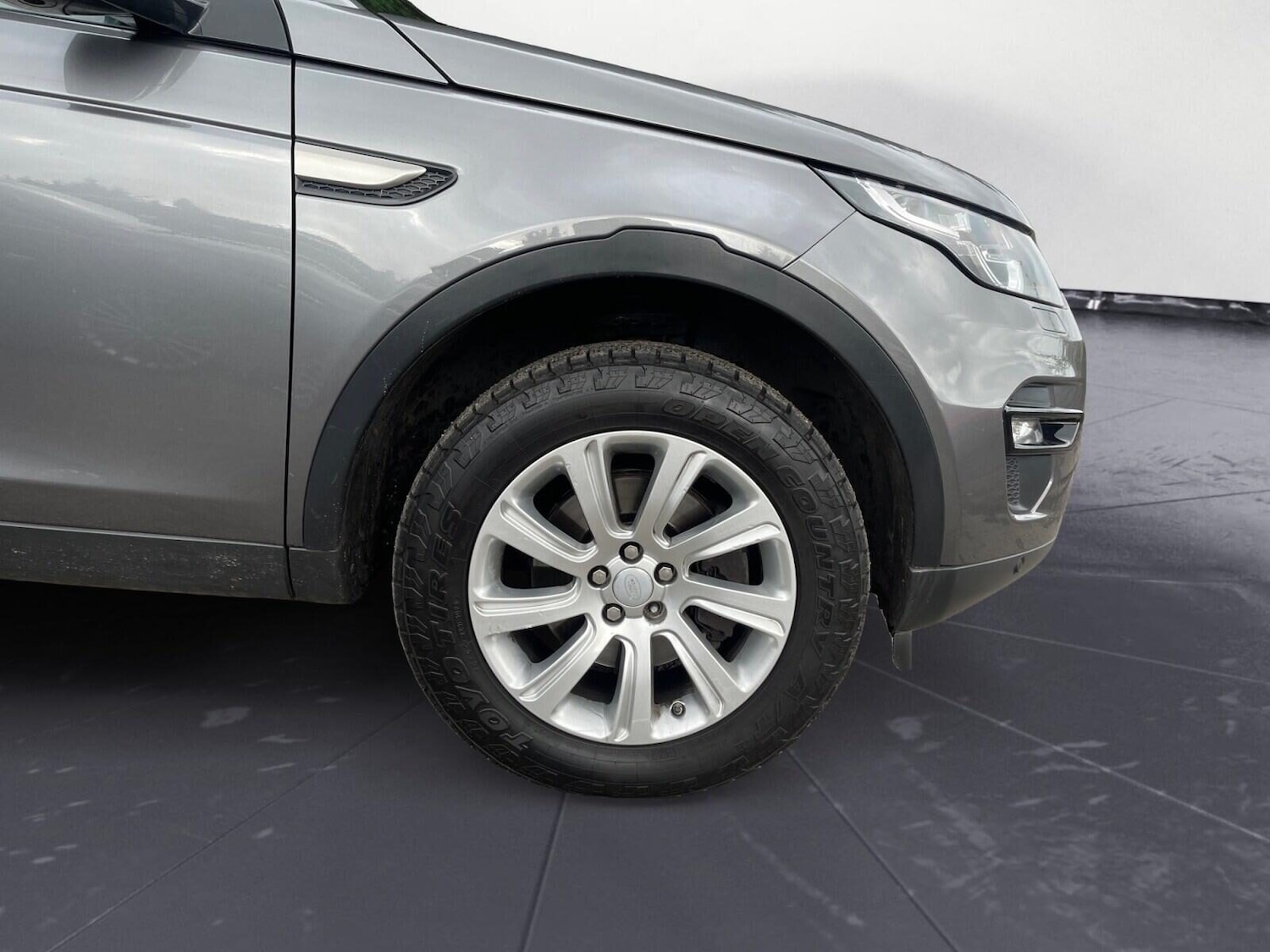 Used Land Rover Discovery Sport 2016 for sale - 76378953: Photo 10