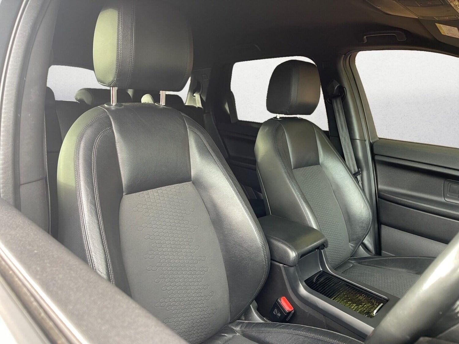 Used Land Rover Discovery Sport 2016 for sale - 76378953: Photo 11