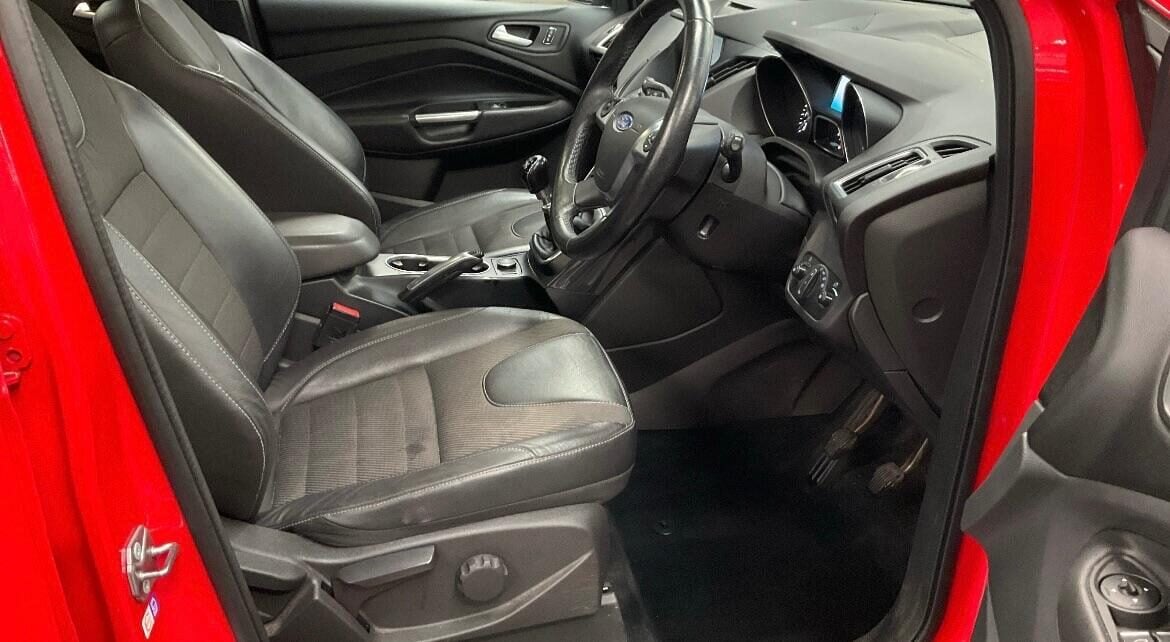 Used Ford Kuga 2015 for sale - 76542946: Photo 4