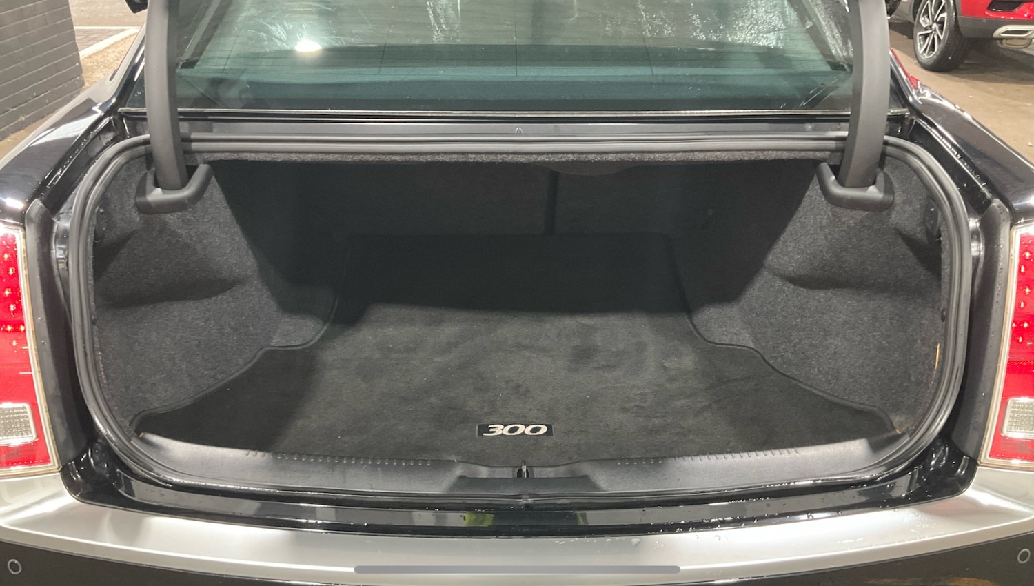 Used Chrysler 300C 2012 for sale - 76483110: Photo 10