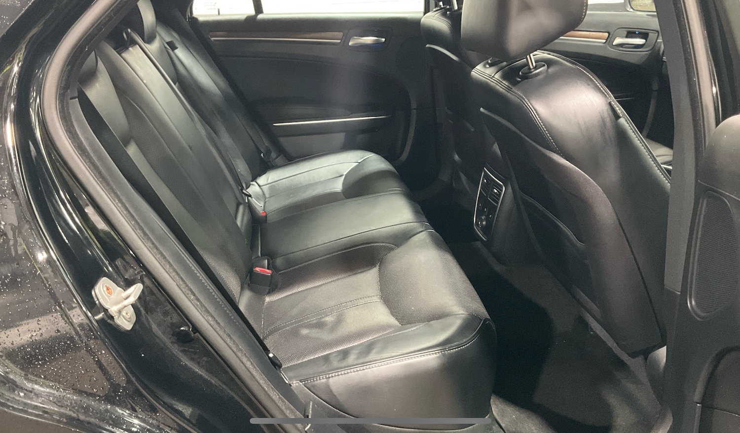 Used Chrysler 300C 2012 for sale - 76483110: Photo 9