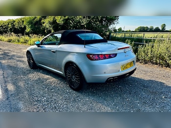 Used Alfa Romeo Spider 2007 for sale - 78751042: Photo