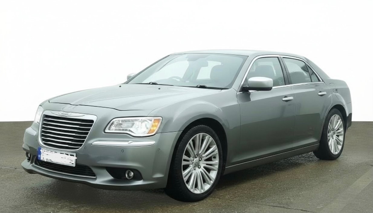 Used Chrysler 300C 2012 for sale - 77356996: Photo 2