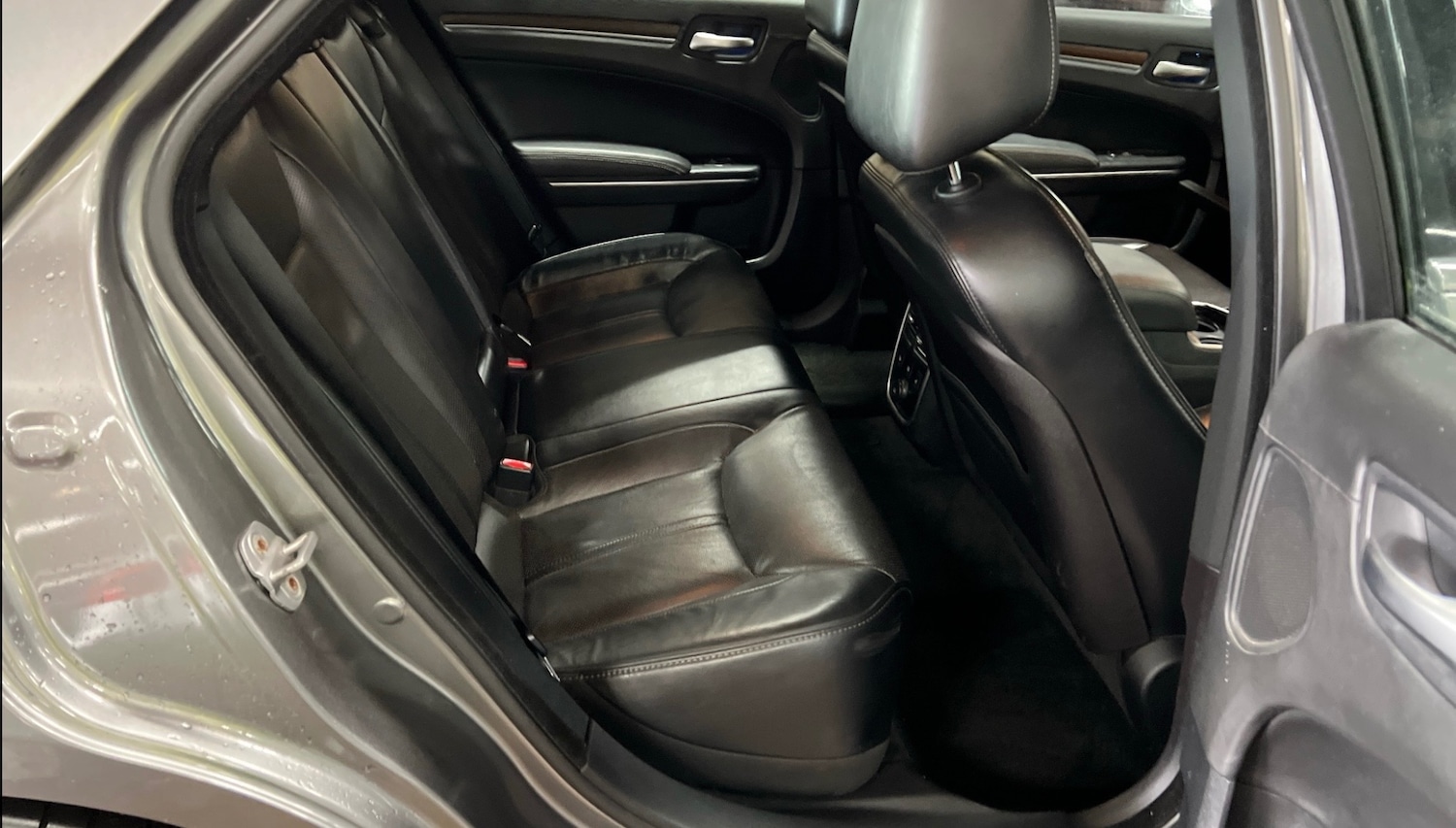 Used Chrysler 300C 2012 for sale - 77356996: Photo 7