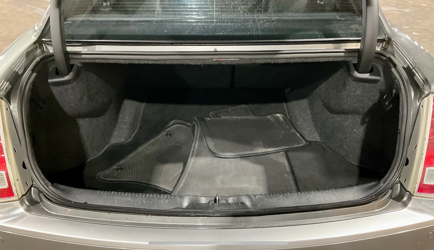 Used Chrysler 300C 2012 for sale - 76591646: Photo 11