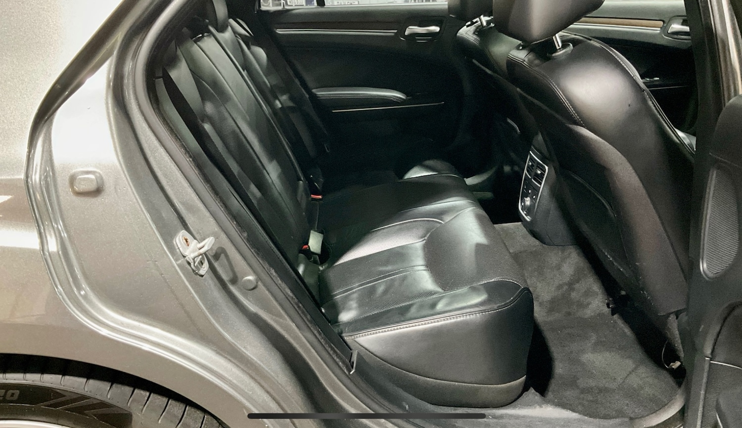 Used Chrysler 300C 2012 for sale - 76591646: Photo 8