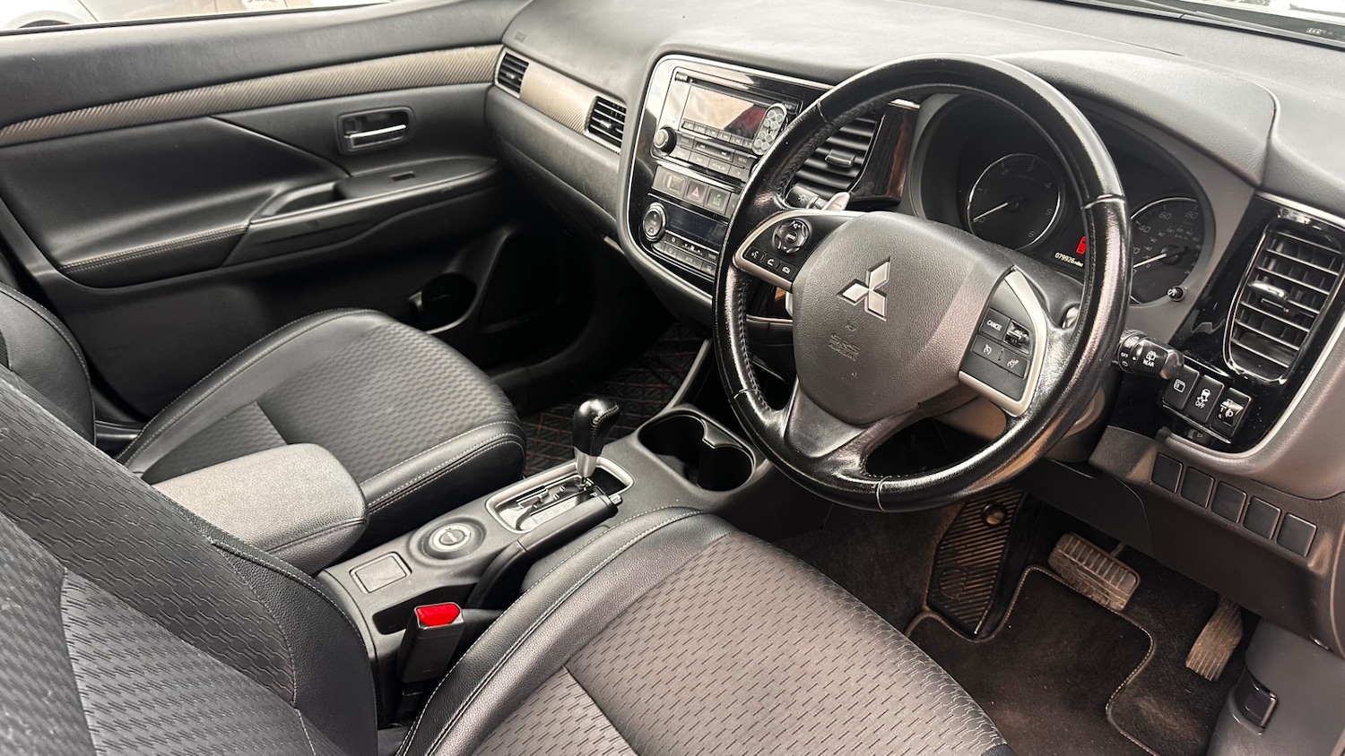Used Mitsubishi Outlander 2014 for sale - 76684030: Photo 11